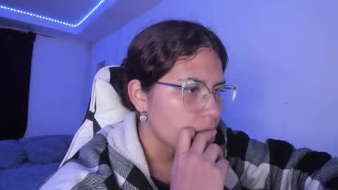  Lady  online show from November 2025 02:10:01 AM