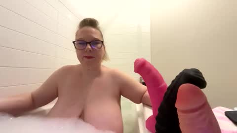 LadyCherieLynn online show from April 2026 02:06:01 PM