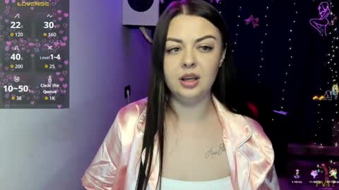 LadyDrummer online show from April 2026 06:14:02 PM