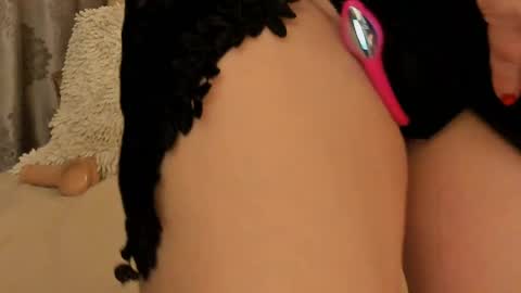 ladyjanyne online show from April 2026 07:58:02 PM