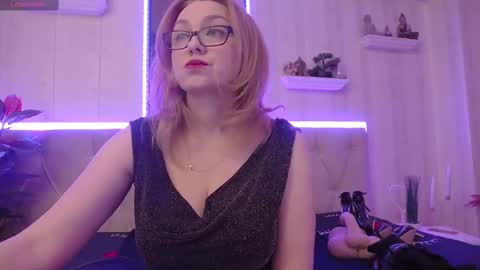  Lady Jeen    Back on Sunday 8th of December online show from February 2025 07:54:02 AM