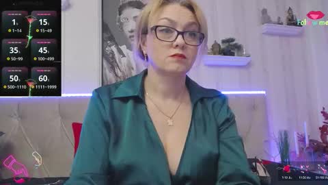  Lady Jeen    Back on Sunday 8th of December online show from October 2025 03:11:01 PM