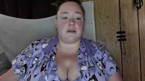 Snapshot of ladylynn13 chatting on November 2025 10:32:02 PM LadyLynn13 online show from November 2025 10:32:02 PM