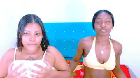 Snapshot of ladypussy69779756 chatting on December 2024 05:00:01 PM laura online show from December 2024 05:00:01 PM