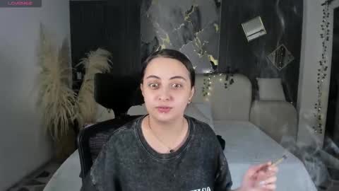 Lady  online show from January 2026 03:22:01 AM