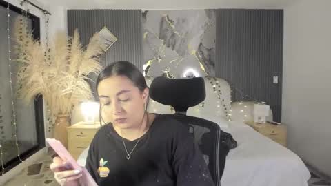 Lady  online show from March 2026 03:52:02 AM