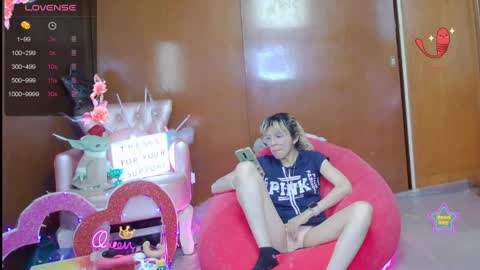Snapshot of laflakita21 chatting on April 2026 01:43:01 AM Skinnygirl online show from April 2026 01:43:01 AM