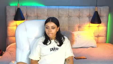 Snapshot of laia_and_aloby chatting on January 2025 07:24:01 PM online show from January 2025 07:24:01 PM