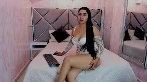 Laia roose  online show from September 2025 01:46:01 PM