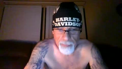 Snapshot of laidbackluxury chatting on May 2026 04:07:02 AM laidbackluxury online show from May 2026 04:07:02 AM
