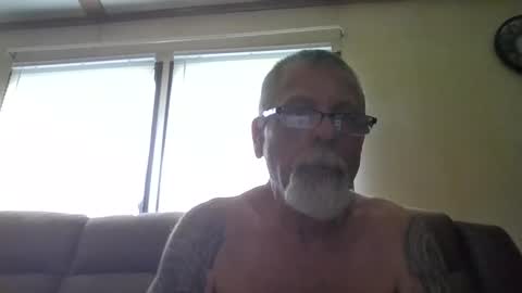 Snapshot of laidbackluxury chatting on June 2026 06:19:01 PM laidbackluxury online show from June 2026 06:19:01 PM