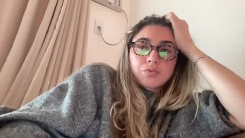 Snapshot of lailayourangel chatting on June 2026 03:27:01 PM lailayourangel online show from June 2026 03:27:01 PM