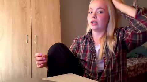 Snapshot of laino_ chatting on August 2026 04:44:01 PM Omilia online show from August 2026 04:44:01 PM