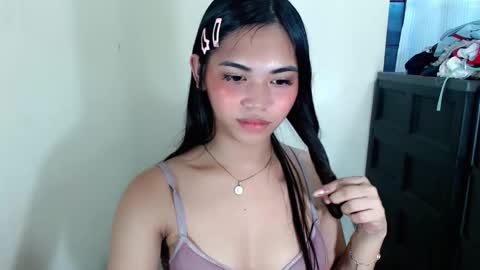 Snapshot of laire_allure chatting on May 2026 10:40:02 PM laire online show from May 2026 10:40:02 PM