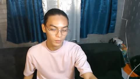 lalakinghugecock_2 online show from December 2024 03:46:02 PM