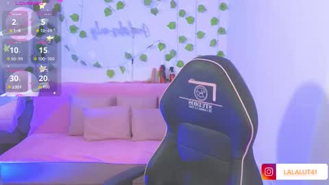 Lala  online show from September 2025 07:04:02 PM