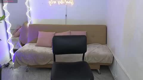 Lala  online show from October 2025 07:03:02 PM