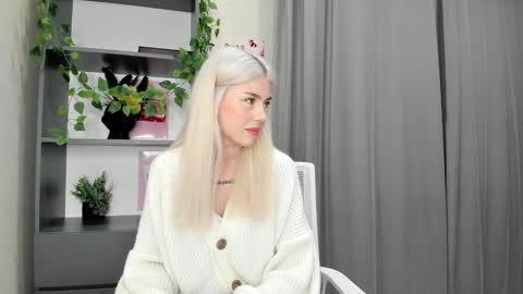 Erika online show from September 2025 09:44:01 AM