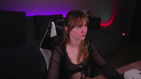 Kay online show from October 2025 07:23:01 PM