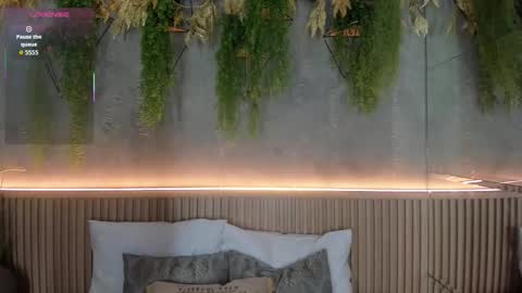 lana_lann online show from December 2025 11:48:01 AM