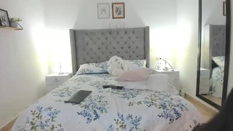 lana_roux online show from January 2026 12:36:01 AM