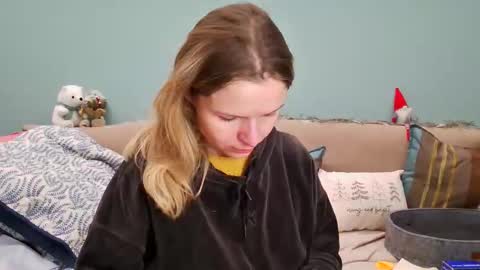 Lana online show from December 2025 09:40:01 AM