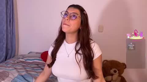 Lanadekievit online show from November 2025 11:48:01 PM