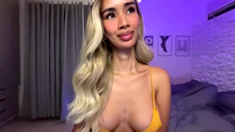 Lana online show from March 2026 11:42:01 PM