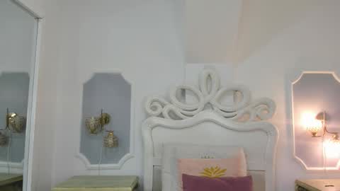 Lana online show from October 2025 07:47:02 AM