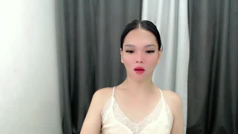 lanawyatt_ online show from October 2025 05:55:02 PM