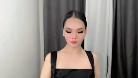 lanawyatt_ online show from November 2025 05:57:01 PM