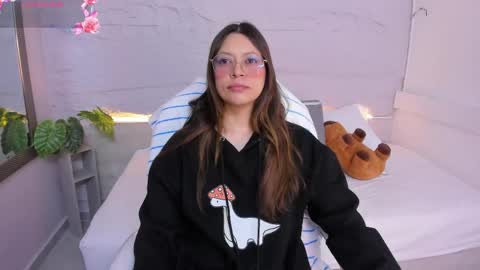 Lanna online show from April 2026 12:00:02 PM