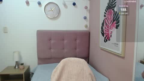 Snapshot of lanna_mills chatting on November 2025 01:12:02 PM Lanna online show from November 2025 01:12:02 PM