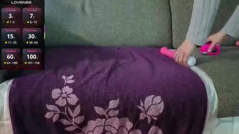 lapetitefrenchie83 online show from September 2025 09:59:02 PM