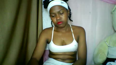 Snapshot of lara_belle chatting on May 2026 07:55:02 PM lara_belle online show from May 2026 07:55:02 PM