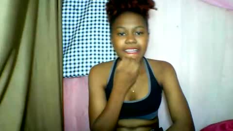 Snapshot of lara_belle chatting on May 2026 04:48:01 PM lara_belle online show from May 2026 04:48:01 PM