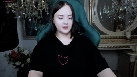 lara_benson_ online show from November 2025 10:51:01 AM