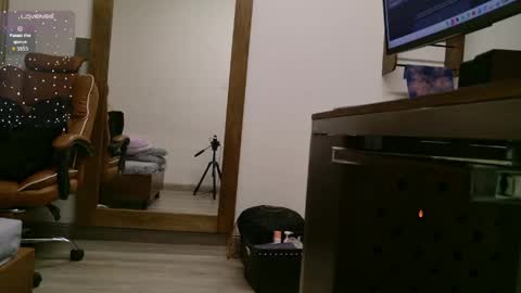 lara_curly online show from May 2026 10:33:02 AM