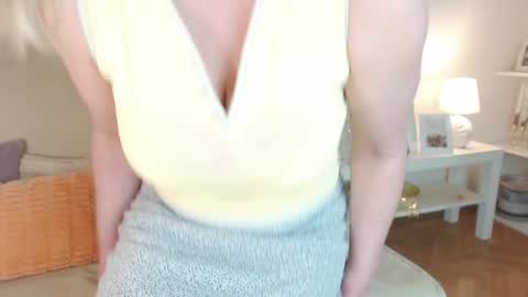 Snapshot of lara_fisher chatting on December 2024 01:25:02 PM lara_fisher online show from December 2024 01:25:02 PM