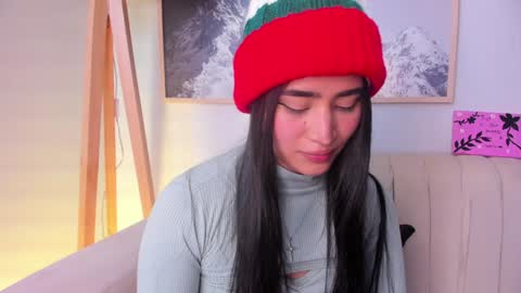 Snapshot of lara_madisson chatting on December 2024 04:43:02 AM Lara Madisson online show from December 2024 04:43:02 AM