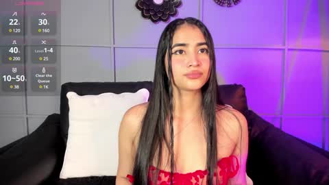 Snapshot of lara_madisson chatting on December 2024 09:51:01 AM Lara Madisson online show from December 2024 09:51:01 AM