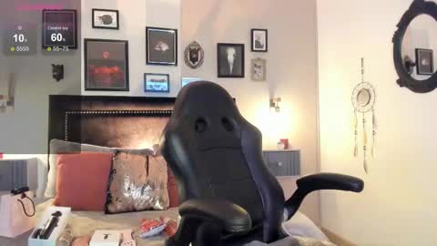 Snapshot of lara_madisson chatting on September 2025 12:22:02 AM Lara Madisson online show from September 2025 12:22:02 AM