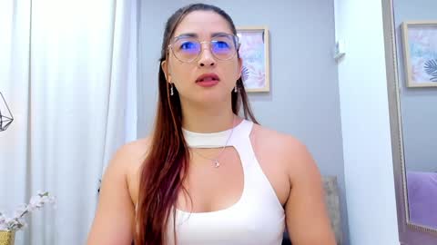 Snapshot of lara_martin chatting on February 2025 12:14:02 PM 700 200 online show from February 2025 12:14:02 PM