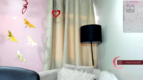 Snapshot of lara_martin chatting on February 2025 12:21:01 PM 700 200 online show from February 2025 12:21:01 PM