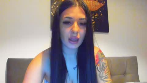 Lara online show from February 2025 09:25:02 AM