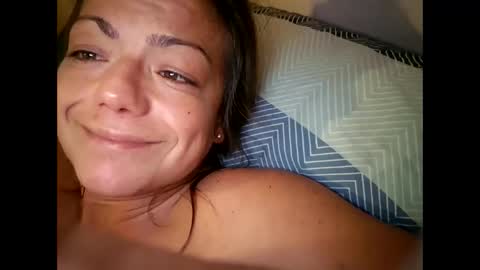 Snapshot of laraa333 chatting on October 2025 06:02:02 AM Little online show from October 2025 06:02:02 AM