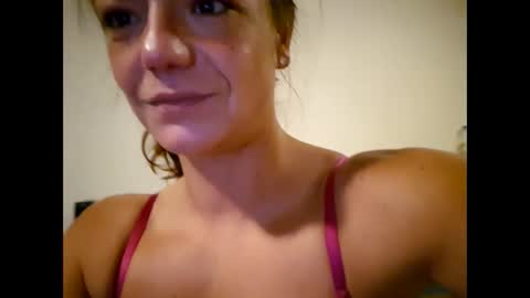 Snapshot of laraa333 chatting on October 2025 02:59:01 AM Little online show from October 2025 02:59:01 AM