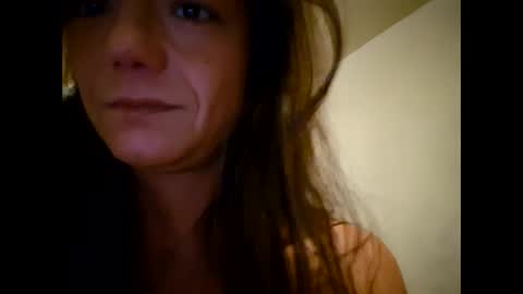 Snapshot of laraa333 chatting on November 2025 10:15:02 PM Little online show from November 2025 10:15:02 PM