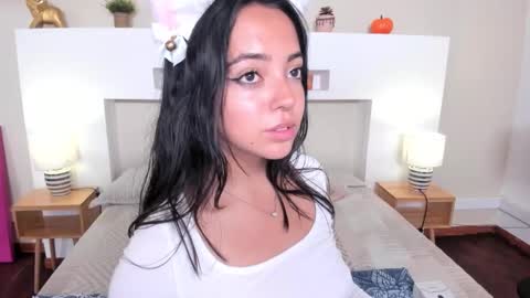 lara online show from October 2025 07:51:01 PM