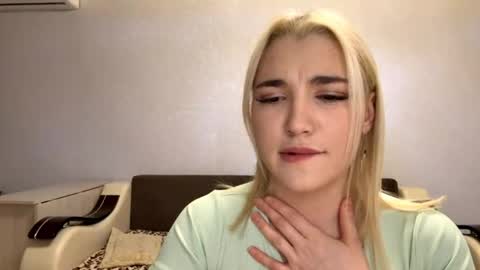 Tracy online show from April 2026 04:48:01 PM